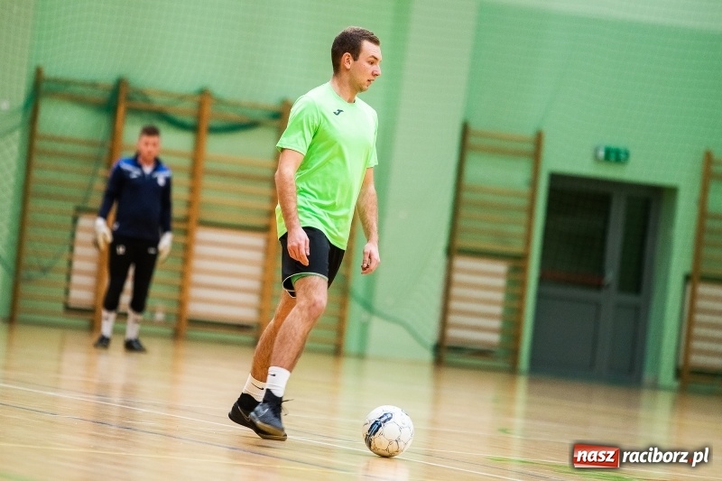 Zdjęcie w galerii na portalu naszraciborz.pl: Piątek z Halową Ligą Piłki Nożnej wiadomości z regionu