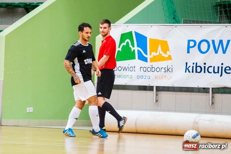 Zdjęcie w galerii na portalu naszraciborz.pl: Piątek z Halową Ligą Piłki Nożnej wiadomości z regionu
