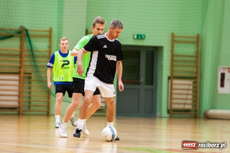 Zdjęcie w galerii na portalu naszraciborz.pl: Piątek z Halową Ligą Piłki Nożnej wiadomości z regionu