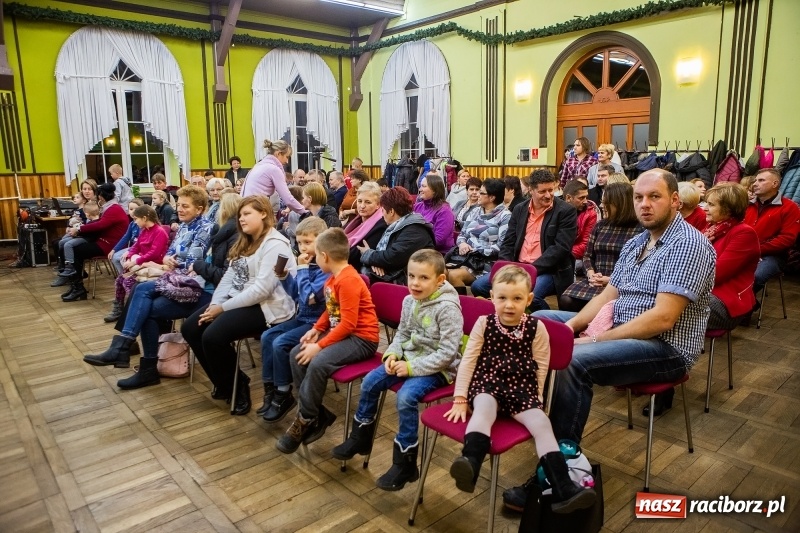Zdjęcie w galerii na portalu naszraciborz.pl: Podsumowanie projektu Zapomniany świat starych bajek w DK Borucin wiadomości z regionu