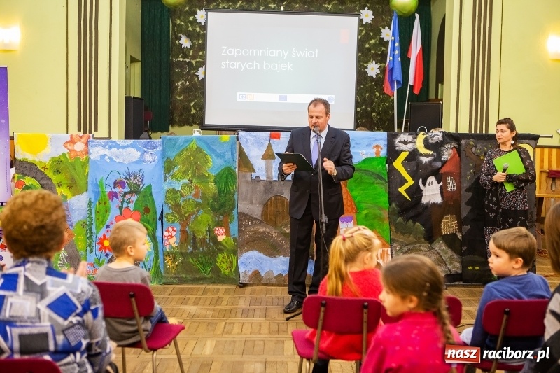 Zdjęcie w galerii na portalu naszraciborz.pl: Podsumowanie projektu Zapomniany świat starych bajek w DK Borucin wiadomości z regionu