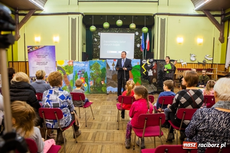Zdjęcie w galerii na portalu naszraciborz.pl: Podsumowanie projektu Zapomniany świat starych bajek w DK Borucin wiadomości z regionu