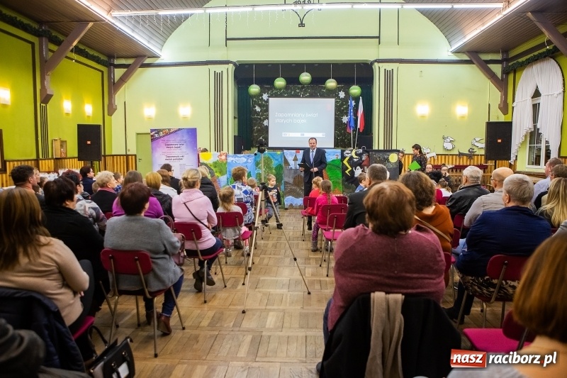Zdjęcie w galerii na portalu naszraciborz.pl: Podsumowanie projektu Zapomniany świat starych bajek w DK Borucin wiadomości z regionu