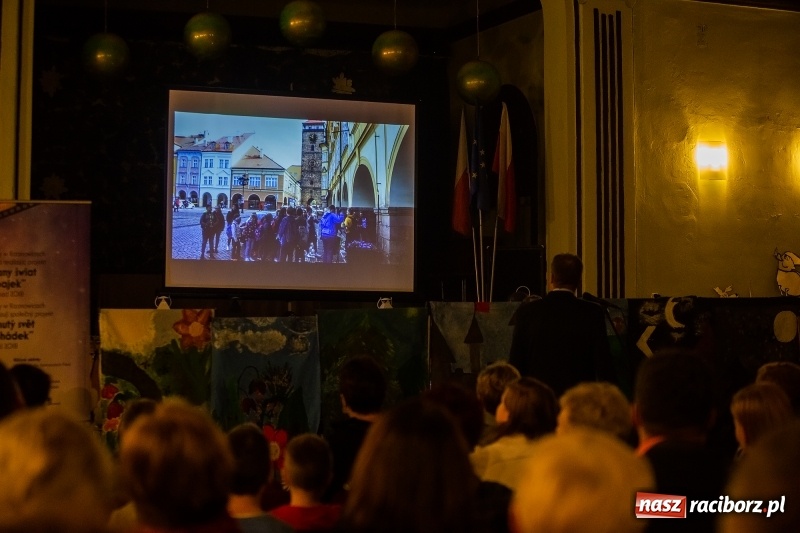 Zdjęcie w galerii na portalu naszraciborz.pl: Podsumowanie projektu Zapomniany świat starych bajek w DK Borucin wiadomości z regionu