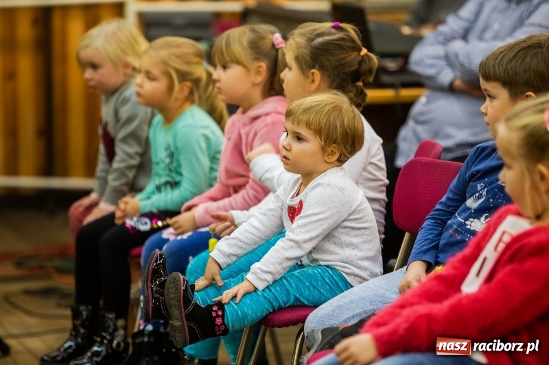 Zdjęcie w galerii na portalu naszraciborz.pl: Podsumowanie projektu Zapomniany świat starych bajek w DK Borucin wiadomości z regionu