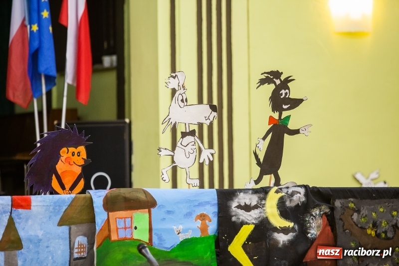 Zdjęcie w galerii na portalu naszraciborz.pl: Podsumowanie projektu Zapomniany świat starych bajek w DK Borucin wiadomości z regionu