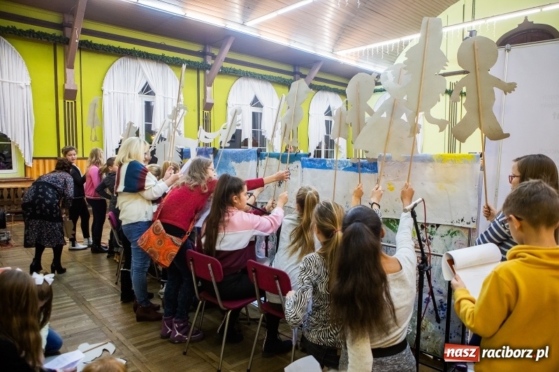 Zdjęcie w galerii na portalu naszraciborz.pl: Podsumowanie projektu Zapomniany świat starych bajek w DK Borucin wiadomości z regionu
