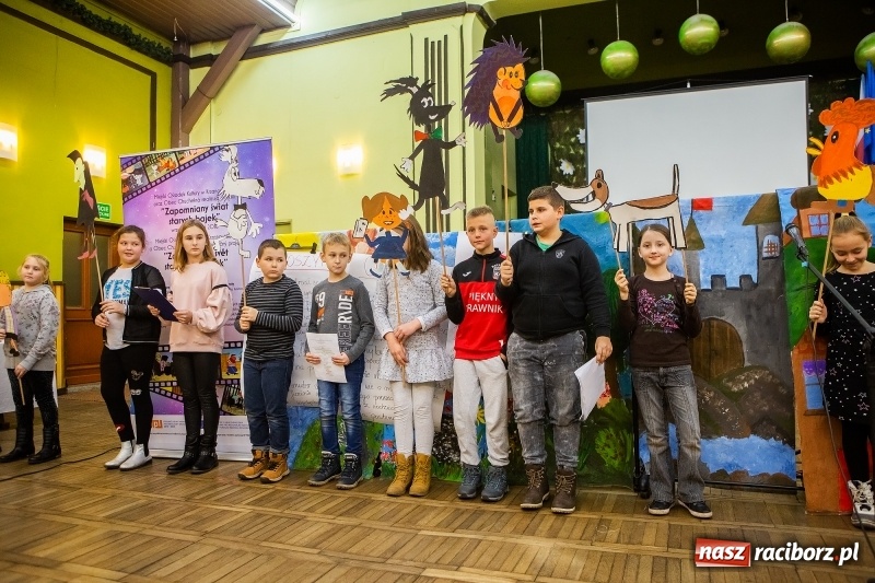Zdjęcie w galerii na portalu naszraciborz.pl: Podsumowanie projektu Zapomniany świat starych bajek w DK Borucin wiadomości z regionu