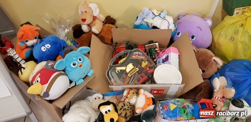 Zdjęcie w galerii na portalu naszraciborz.pl: Pomocna dłoń uczniów Osiemnastki wiadomości z regionu