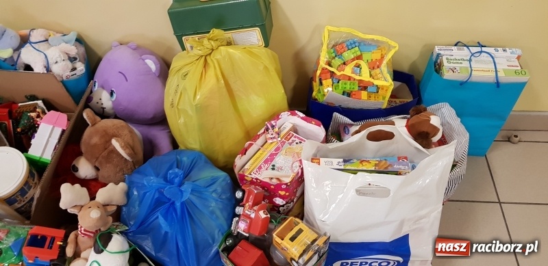 Zdjęcie w galerii na portalu naszraciborz.pl: Pomocna dłoń uczniów Osiemnastki wiadomości z regionu