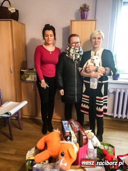 Zdjęcie w galerii na portalu naszraciborz.pl: Pomocna dłoń uczniów Osiemnastki wiadomości z regionu