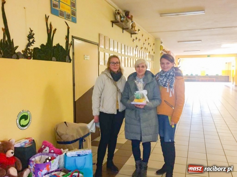 Zdjęcie w galerii na portalu naszraciborz.pl: Pomocna dłoń uczniów Osiemnastki wiadomości z regionu