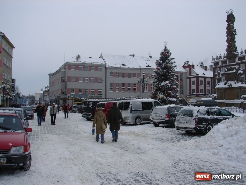 Zdjęcie w galerii na portalu naszraciborz.pl: Od dziś mamy meteorologiczną zimę. Temperatura sięgnęła -10 st. C wiadomości z regionu
