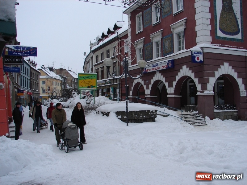 Zdjęcie w galerii na portalu naszraciborz.pl: Od dziś mamy meteorologiczną zimę. Temperatura sięgnęła -10 st. C wiadomości z regionu