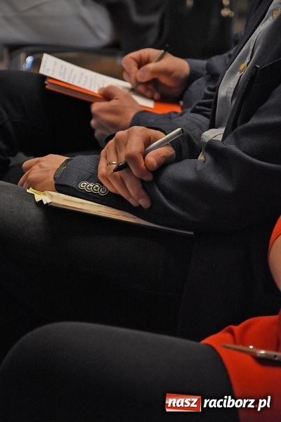 Zdjęcie w galerii na portalu naszraciborz.pl: Bezpieczeństwo w działaniu. Konferencja w I LO  wiadomości z regionu