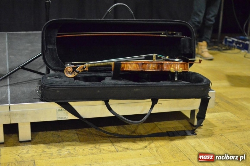 Zdjęcie w galerii na portalu naszraciborz.pl: Od Krakowiaka do Menueta. Lekcje w RCK  wiadomości z regionu