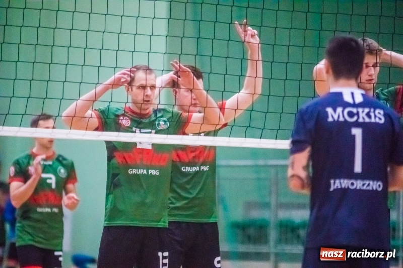 Zdjęcie w galerii na portalu naszraciborz.pl: Siatkarze Rafako pokonali MCKiS Jaworzno za trzy punkty wiadomości z regionu