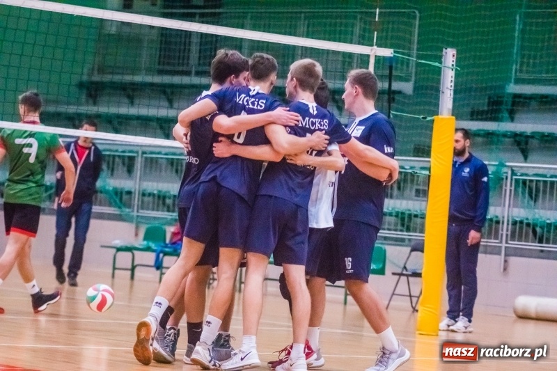 Zdjęcie w galerii na portalu naszraciborz.pl: Siatkarze Rafako pokonali MCKiS Jaworzno za trzy punkty wiadomości z regionu