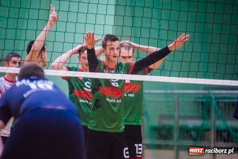 Zdjęcie w galerii na portalu naszraciborz.pl: Siatkarze Rafako pokonali MCKiS Jaworzno za trzy punkty wiadomości z regionu