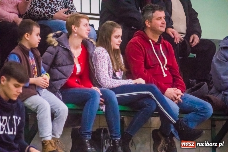 Zdjęcie w galerii na portalu naszraciborz.pl: Siatkarze Rafako pokonali MCKiS Jaworzno za trzy punkty wiadomości z regionu