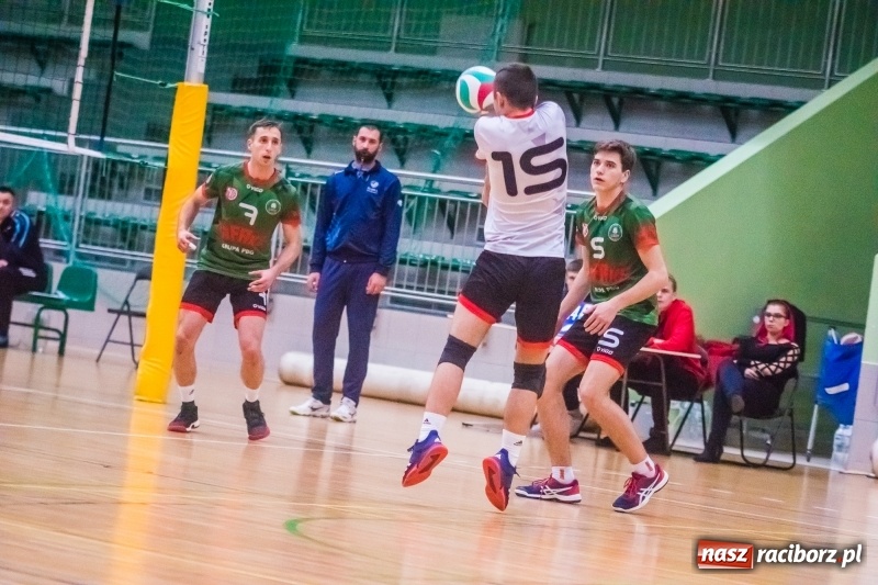 Zdjęcie w galerii na portalu naszraciborz.pl: Siatkarze Rafako pokonali MCKiS Jaworzno za trzy punkty wiadomości z regionu