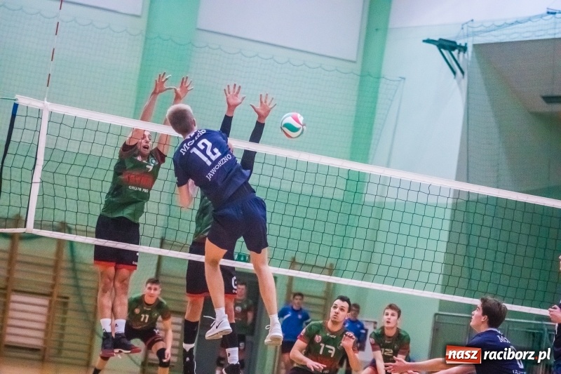 Zdjęcie w galerii na portalu naszraciborz.pl: Siatkarze Rafako pokonali MCKiS Jaworzno za trzy punkty wiadomości z regionu