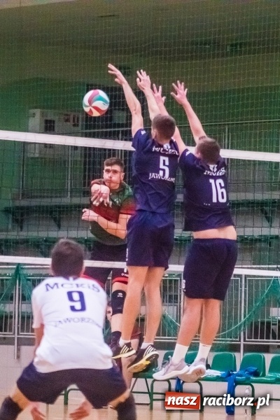 Zdjęcie w galerii na portalu naszraciborz.pl: Siatkarze Rafako pokonali MCKiS Jaworzno za trzy punkty wiadomości z regionu