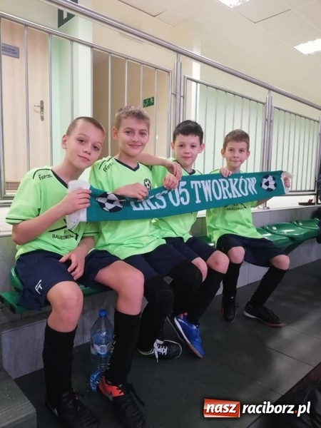 Zdjęcie w galerii na portalu naszraciborz.pl: Orliki Tworkowa zwyciężyły w Turnieju Mikołajkowym w Raciborzu wiadomości z regionu