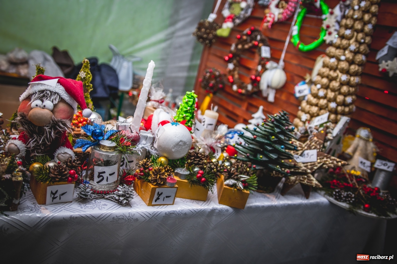 Zdjęcie w galerii na portalu naszraciborz.pl: Bożonarodzeniowy kiermasz w Pietrowicach Wielkich FOTO i WIDEO  wiadomości z regionu