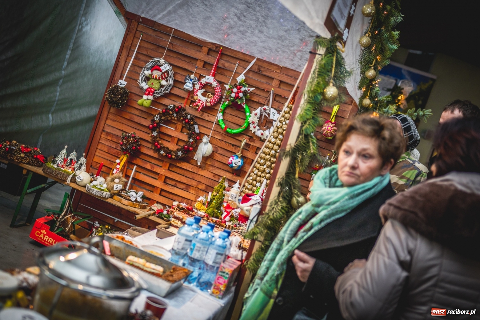 Zdjęcie w galerii na portalu naszraciborz.pl: Bożonarodzeniowy kiermasz w Pietrowicach Wielkich FOTO i WIDEO  wiadomości z regionu