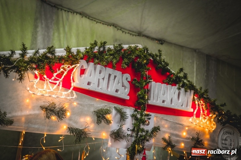 Zdjęcie w galerii na portalu naszraciborz.pl: Bożonarodzeniowy kiermasz w Pietrowicach Wielkich FOTO i WIDEO  wiadomości z regionu