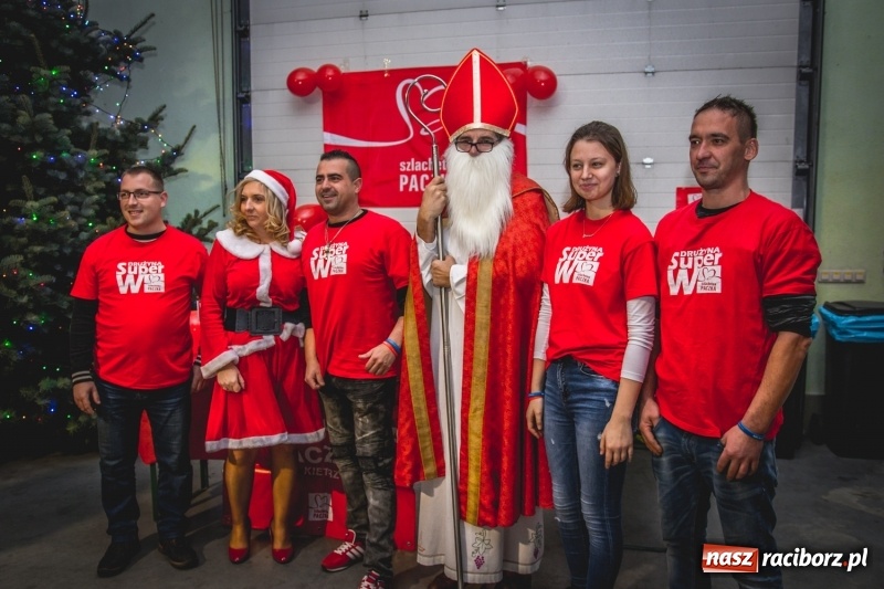 Zdjęcie w galerii na portalu naszraciborz.pl: Bożonarodzeniowy kiermasz w Pietrowicach Wielkich FOTO i WIDEO  wiadomości z regionu