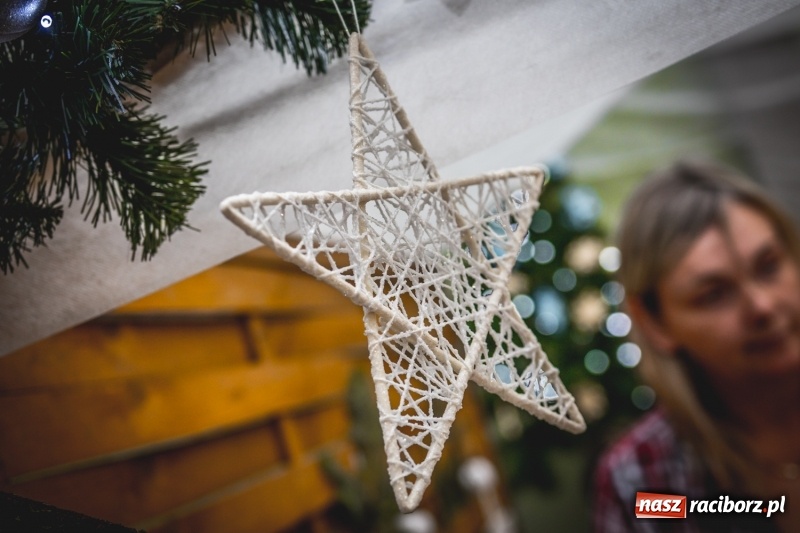 Zdjęcie w galerii na portalu naszraciborz.pl: Bożonarodzeniowy kiermasz w Pietrowicach Wielkich FOTO i WIDEO  wiadomości z regionu