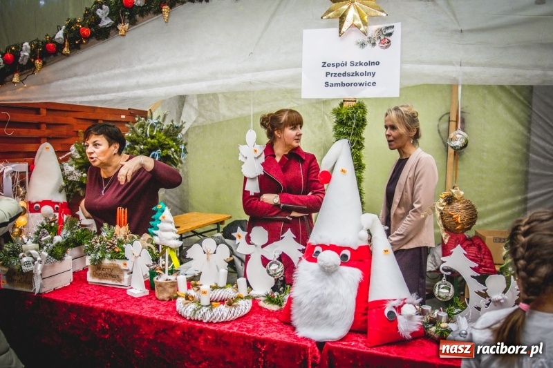 Zdjęcie w galerii na portalu naszraciborz.pl: Bożonarodzeniowy kiermasz w Pietrowicach Wielkich FOTO i WIDEO  wiadomości z regionu