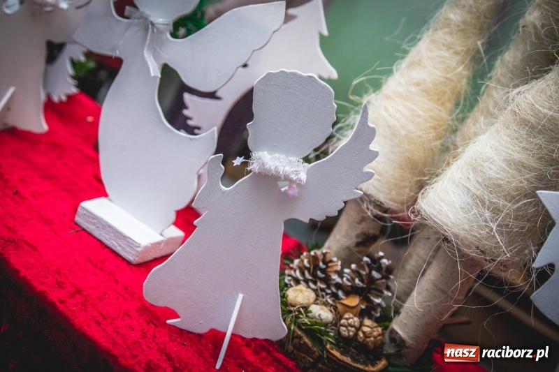 Zdjęcie w galerii na portalu naszraciborz.pl: Bożonarodzeniowy kiermasz w Pietrowicach Wielkich FOTO i WIDEO  wiadomości z regionu