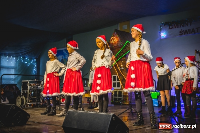 Zdjęcie w galerii na portalu naszraciborz.pl: Bożonarodzeniowy kiermasz w Pietrowicach Wielkich FOTO i WIDEO  wiadomości z regionu