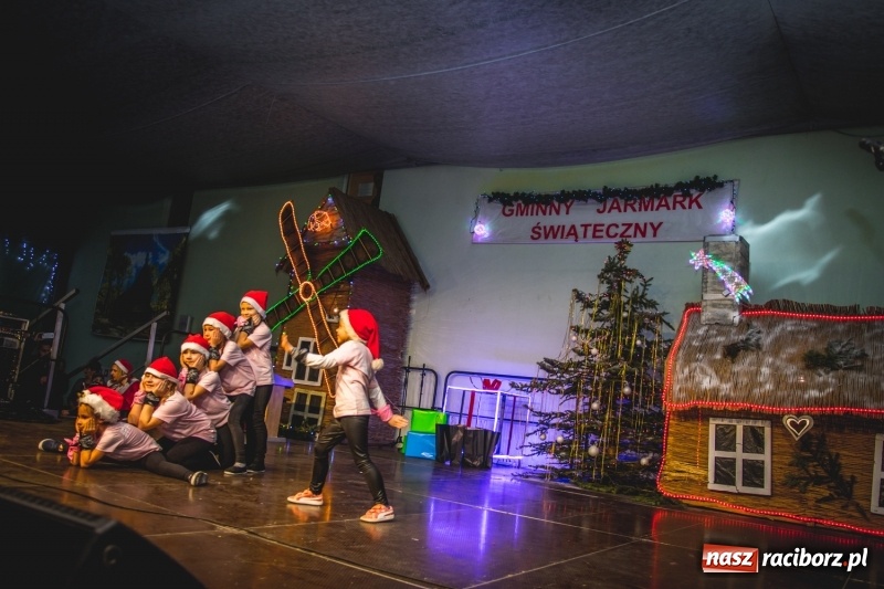 Zdjęcie w galerii na portalu naszraciborz.pl: Bożonarodzeniowy kiermasz w Pietrowicach Wielkich FOTO i WIDEO  wiadomości z regionu