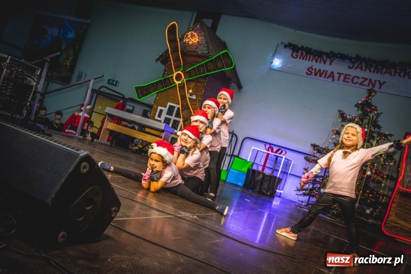 Zdjęcie w galerii na portalu naszraciborz.pl: Bożonarodzeniowy kiermasz w Pietrowicach Wielkich FOTO i WIDEO  wiadomości z regionu