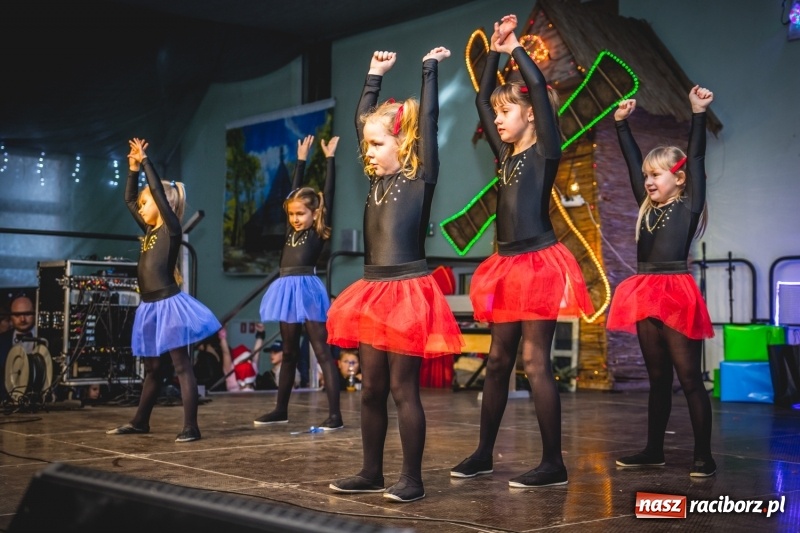 Zdjęcie w galerii na portalu naszraciborz.pl: Bożonarodzeniowy kiermasz w Pietrowicach Wielkich FOTO i WIDEO  wiadomości z regionu