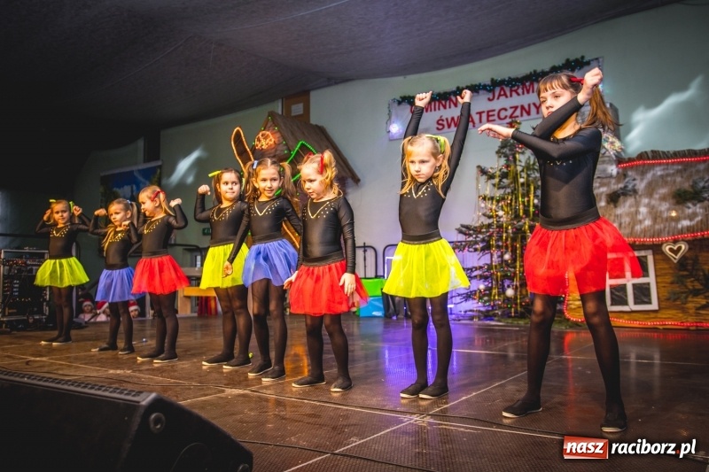 Zdjęcie w galerii na portalu naszraciborz.pl: Bożonarodzeniowy kiermasz w Pietrowicach Wielkich FOTO i WIDEO  wiadomości z regionu