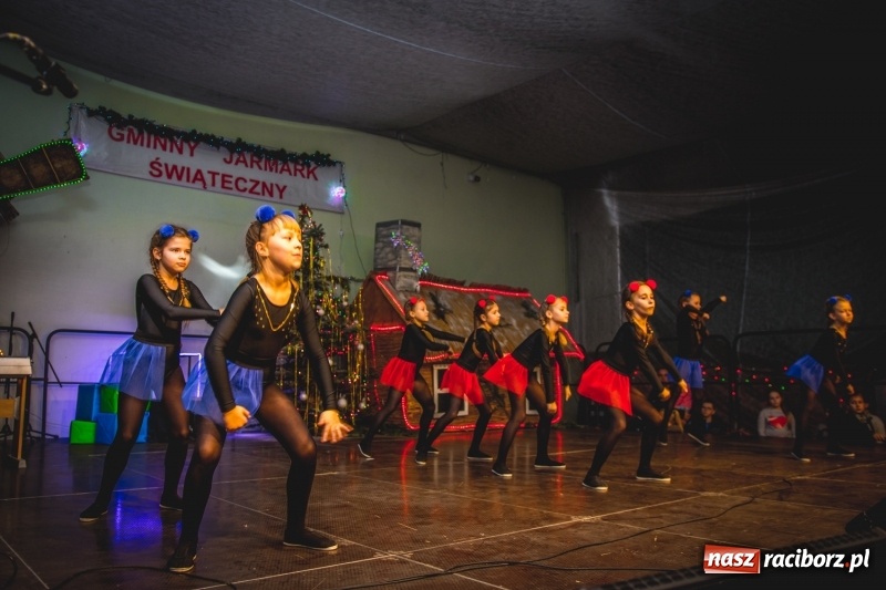 Zdjęcie w galerii na portalu naszraciborz.pl: Bożonarodzeniowy kiermasz w Pietrowicach Wielkich FOTO i WIDEO  wiadomości z regionu