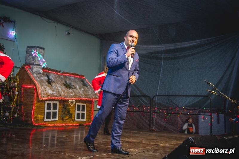 Zdjęcie w galerii na portalu naszraciborz.pl: Bożonarodzeniowy kiermasz w Pietrowicach Wielkich FOTO i WIDEO  wiadomości z regionu