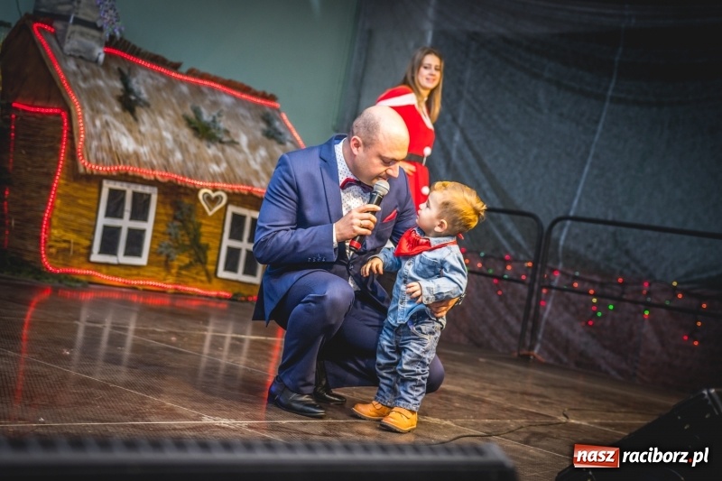 Zdjęcie w galerii na portalu naszraciborz.pl: Bożonarodzeniowy kiermasz w Pietrowicach Wielkich FOTO i WIDEO  wiadomości z regionu