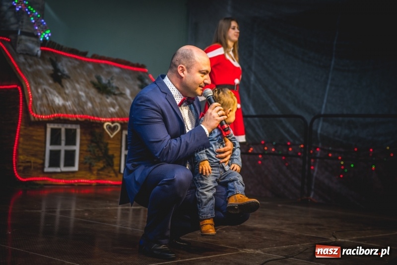 Zdjęcie w galerii na portalu naszraciborz.pl: Bożonarodzeniowy kiermasz w Pietrowicach Wielkich FOTO i WIDEO  wiadomości z regionu
