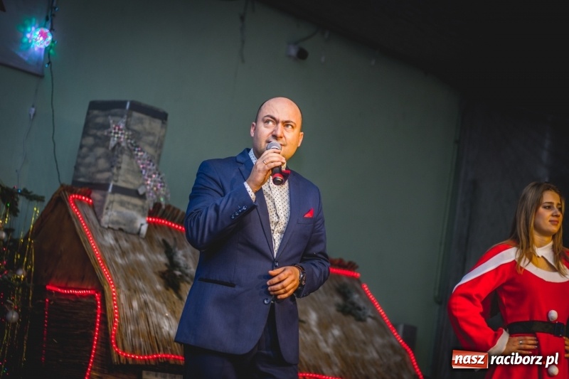 Zdjęcie w galerii na portalu naszraciborz.pl: Bożonarodzeniowy kiermasz w Pietrowicach Wielkich FOTO i WIDEO  wiadomości z regionu