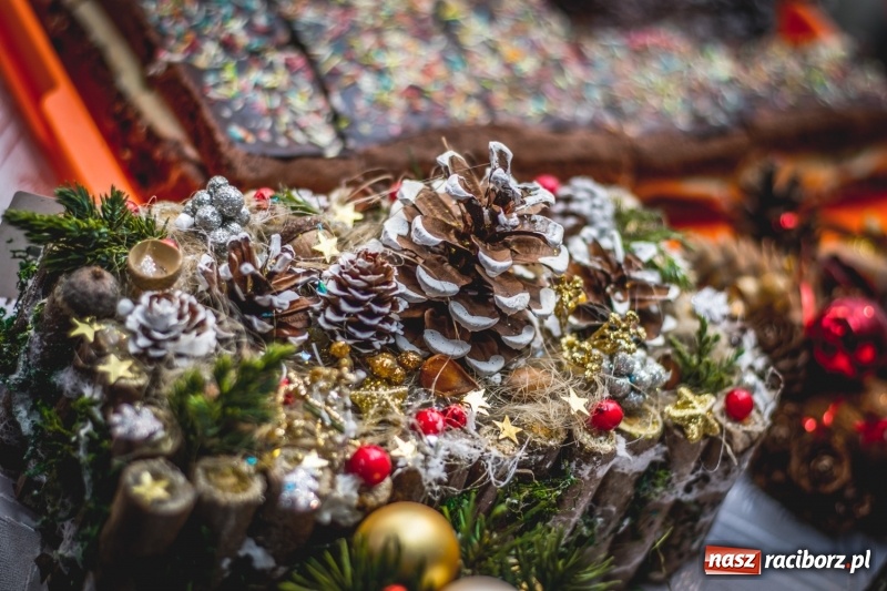Zdjęcie w galerii na portalu naszraciborz.pl: Bożonarodzeniowy kiermasz w Pietrowicach Wielkich FOTO i WIDEO  wiadomości z regionu