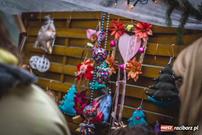 Zdjęcie w galerii na portalu naszraciborz.pl: Bożonarodzeniowy kiermasz w Pietrowicach Wielkich FOTO i WIDEO  wiadomości z regionu