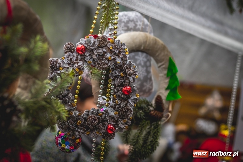 Zdjęcie w galerii na portalu naszraciborz.pl: Bożonarodzeniowy kiermasz w Pietrowicach Wielkich FOTO i WIDEO  wiadomości z regionu