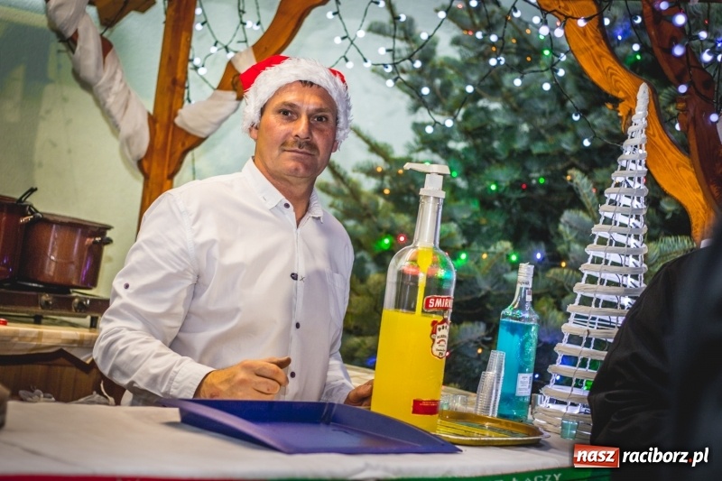 Zdjęcie w galerii na portalu naszraciborz.pl: Bożonarodzeniowy kiermasz w Pietrowicach Wielkich FOTO i WIDEO  wiadomości z regionu