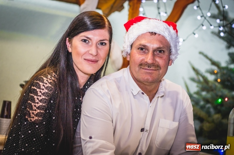 Zdjęcie w galerii na portalu naszraciborz.pl: Bożonarodzeniowy kiermasz w Pietrowicach Wielkich FOTO i WIDEO  wiadomości z regionu